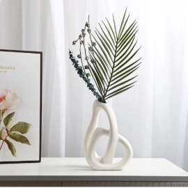 Nordic Instagram style ceramic vase ornaments with a sense of luxury, modern creative TV cabinet handicrafts, dry flower arrangements